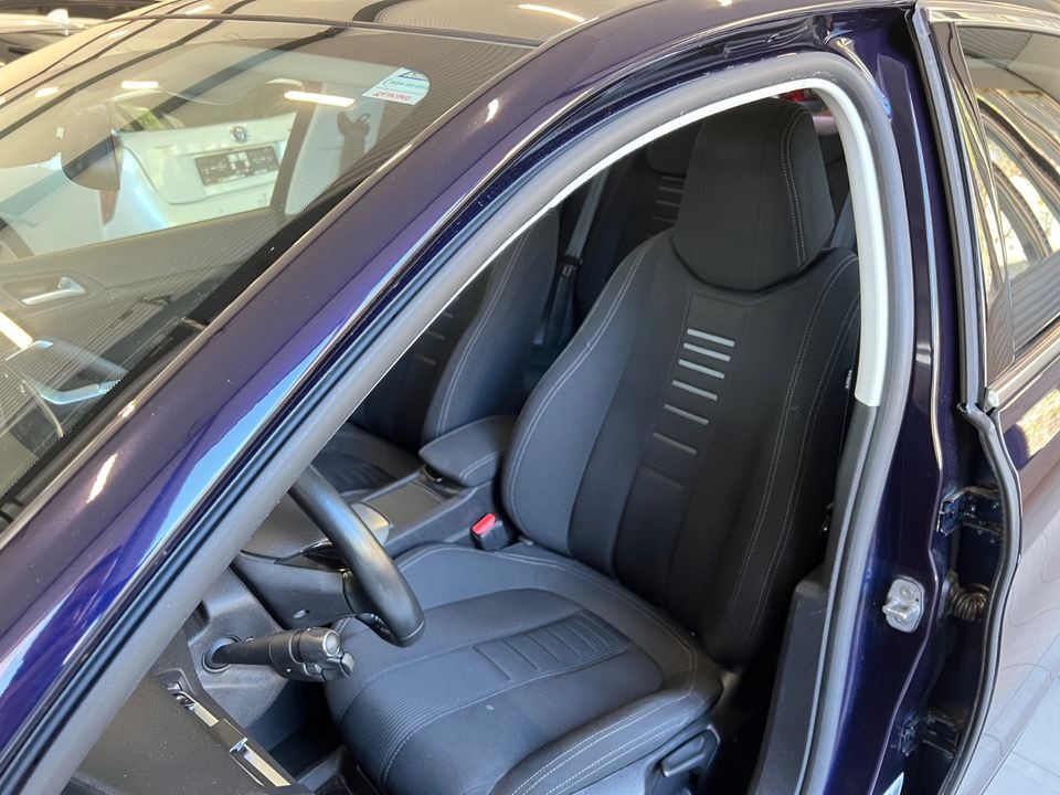 Peugeot 308   image24