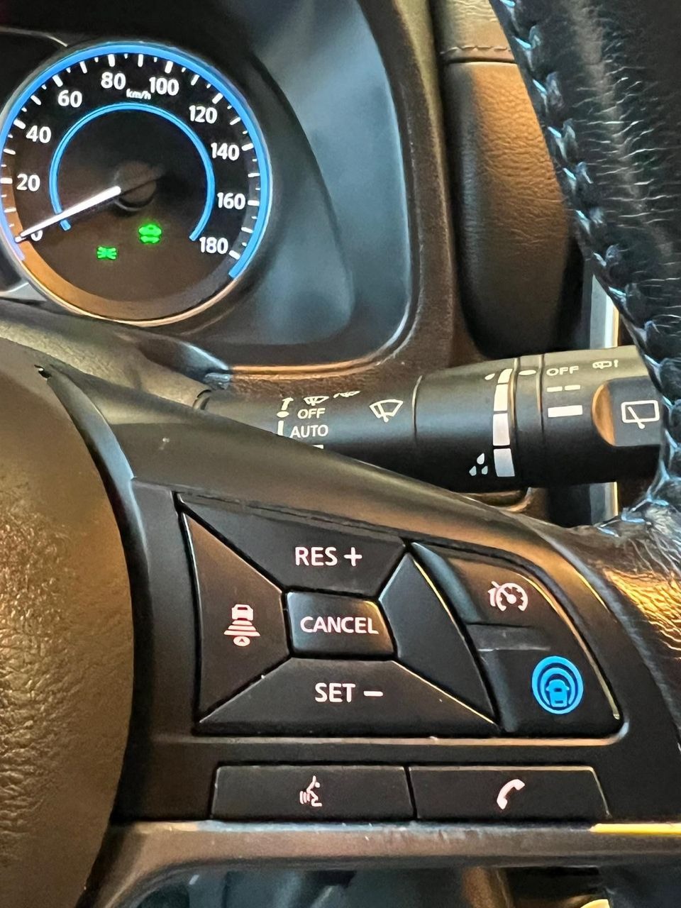 Nissan Leaf   image30