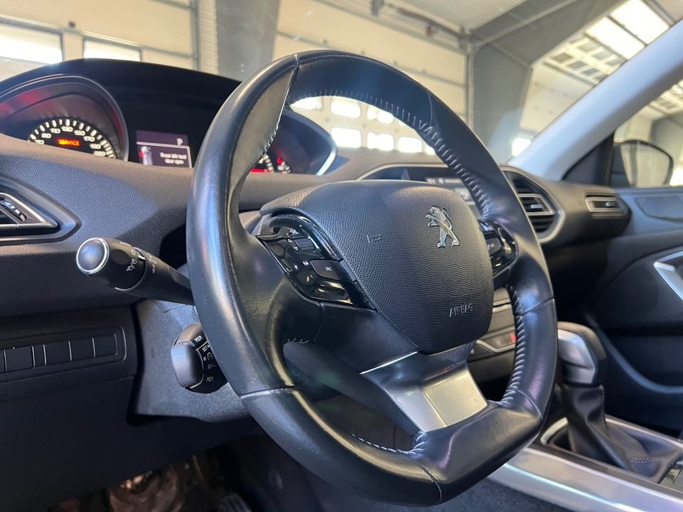 Peugeot 308   image31