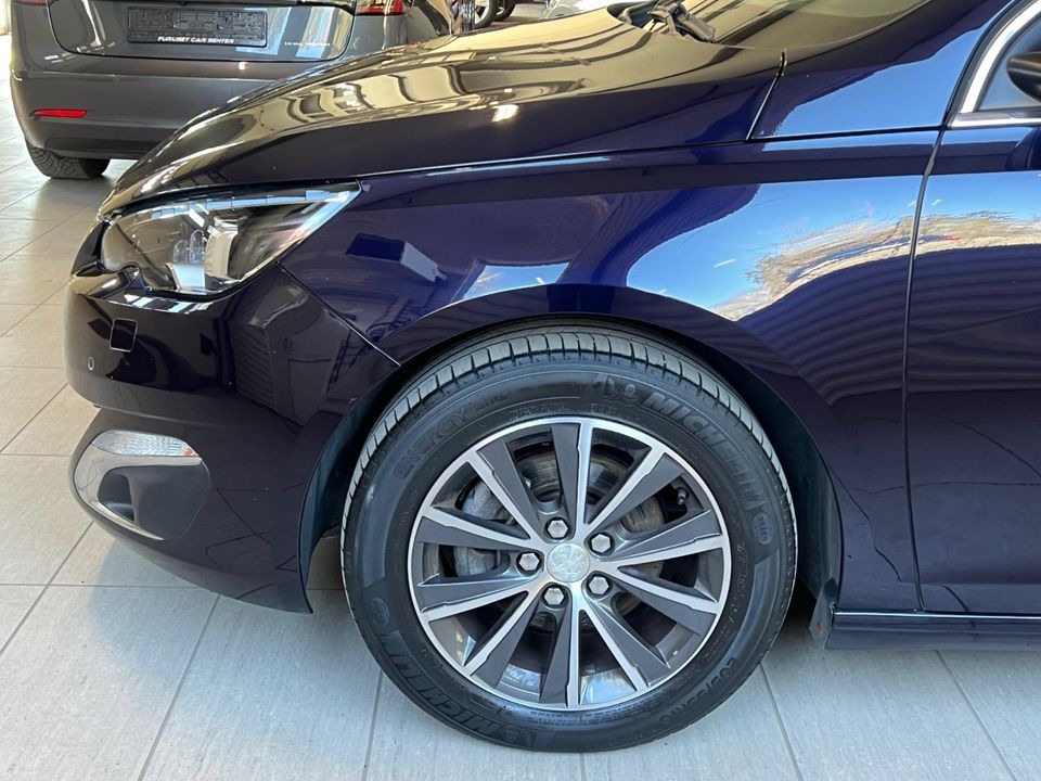 Peugeot 308   image9